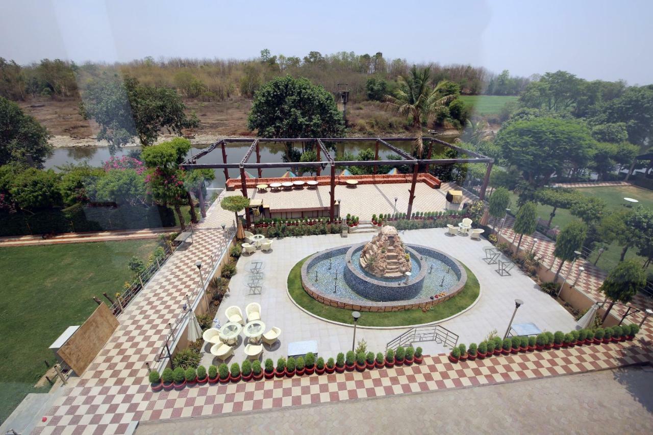 Oyo 38414 Rain Basera Resort Jabalpur Buitenkant foto